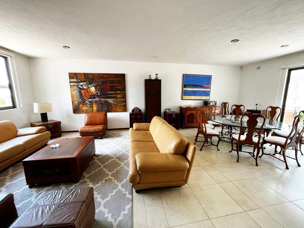 CASA EN VENTA EN JACARANDAS TRES MARIAS, MORELIA