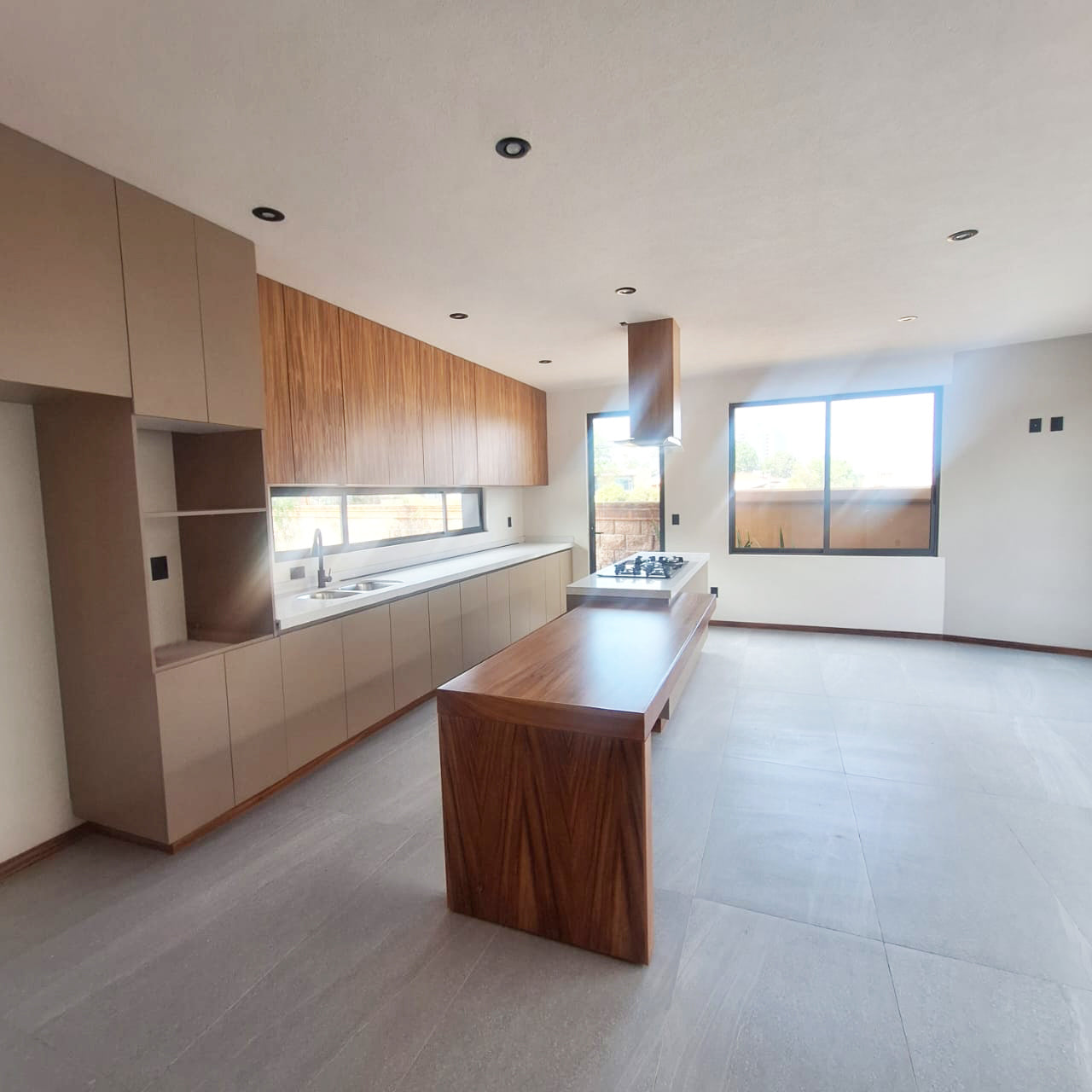 CASA EN VENTA EN PRADERAS ALTOZANO, MORELIA