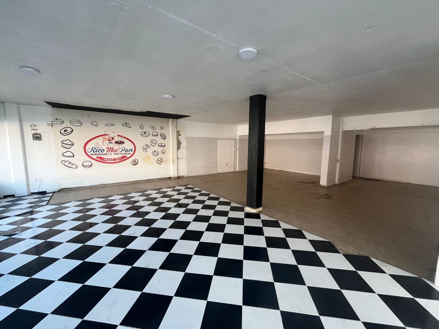 LOCAL COMERCIAL EN RENTA SOBRE AV. TICATEME, MORELIA