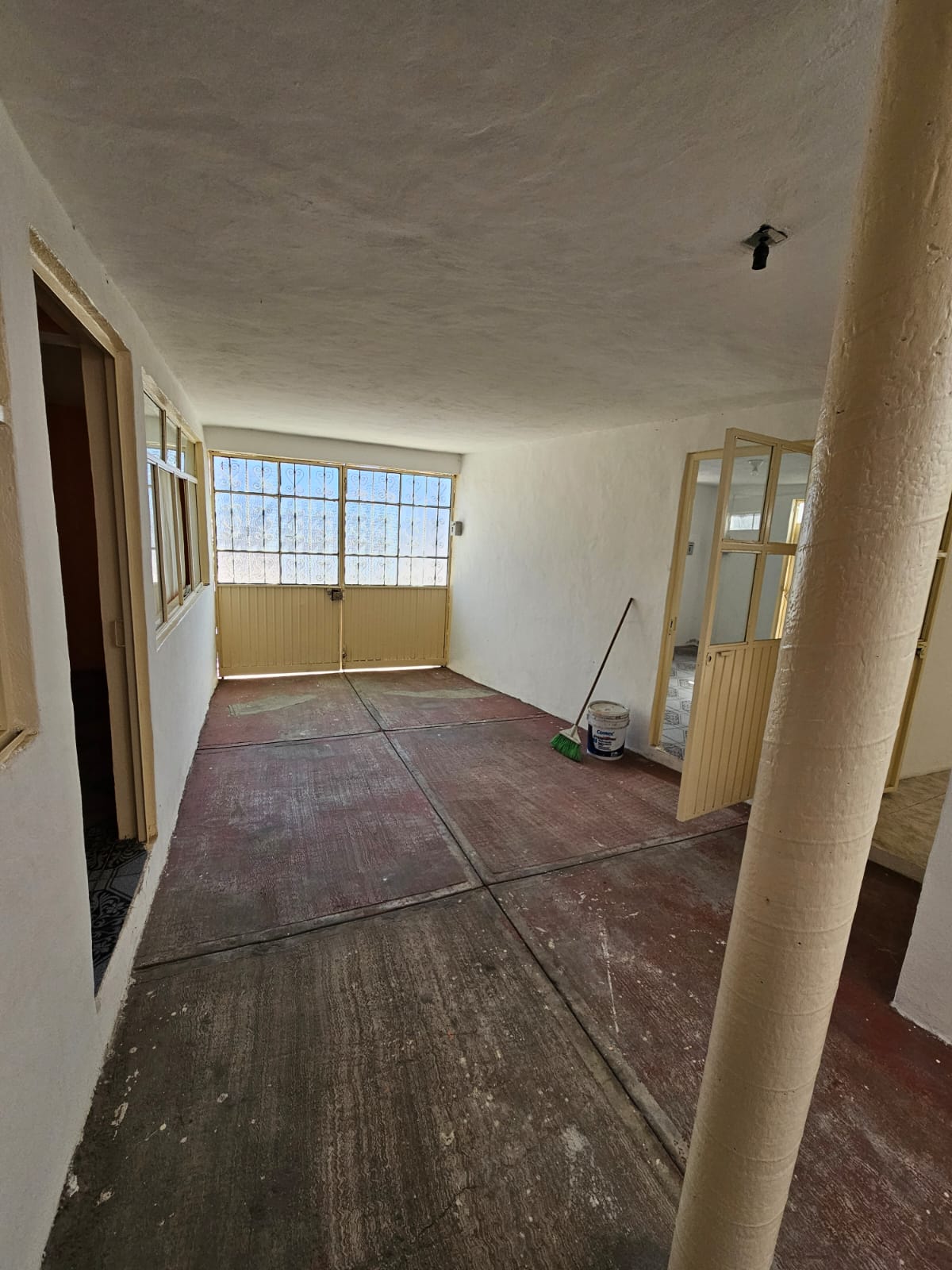 CASA EN VENTA EN PROF. JESUS ROMERO FLORES, MORELIA