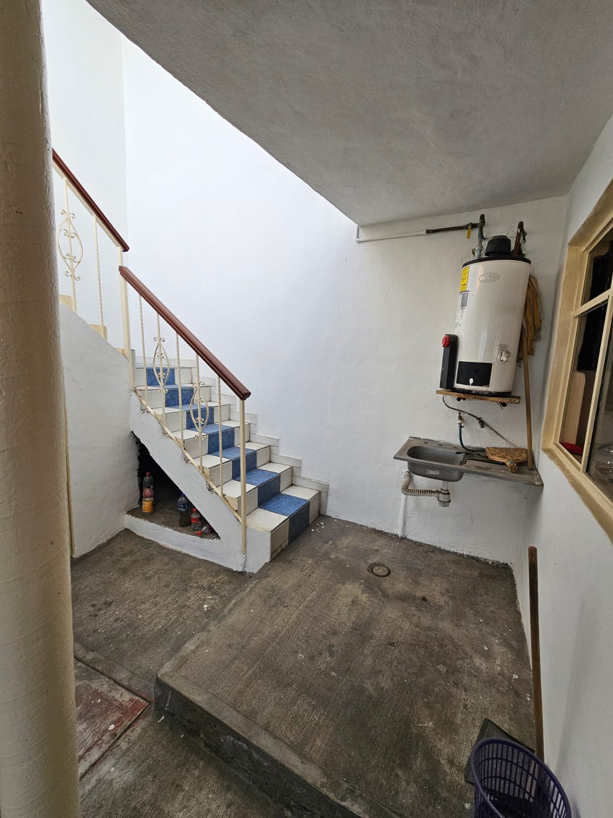 CASA EN VENTA EN PROF. JESUS ROMERO FLORES, MORELIA