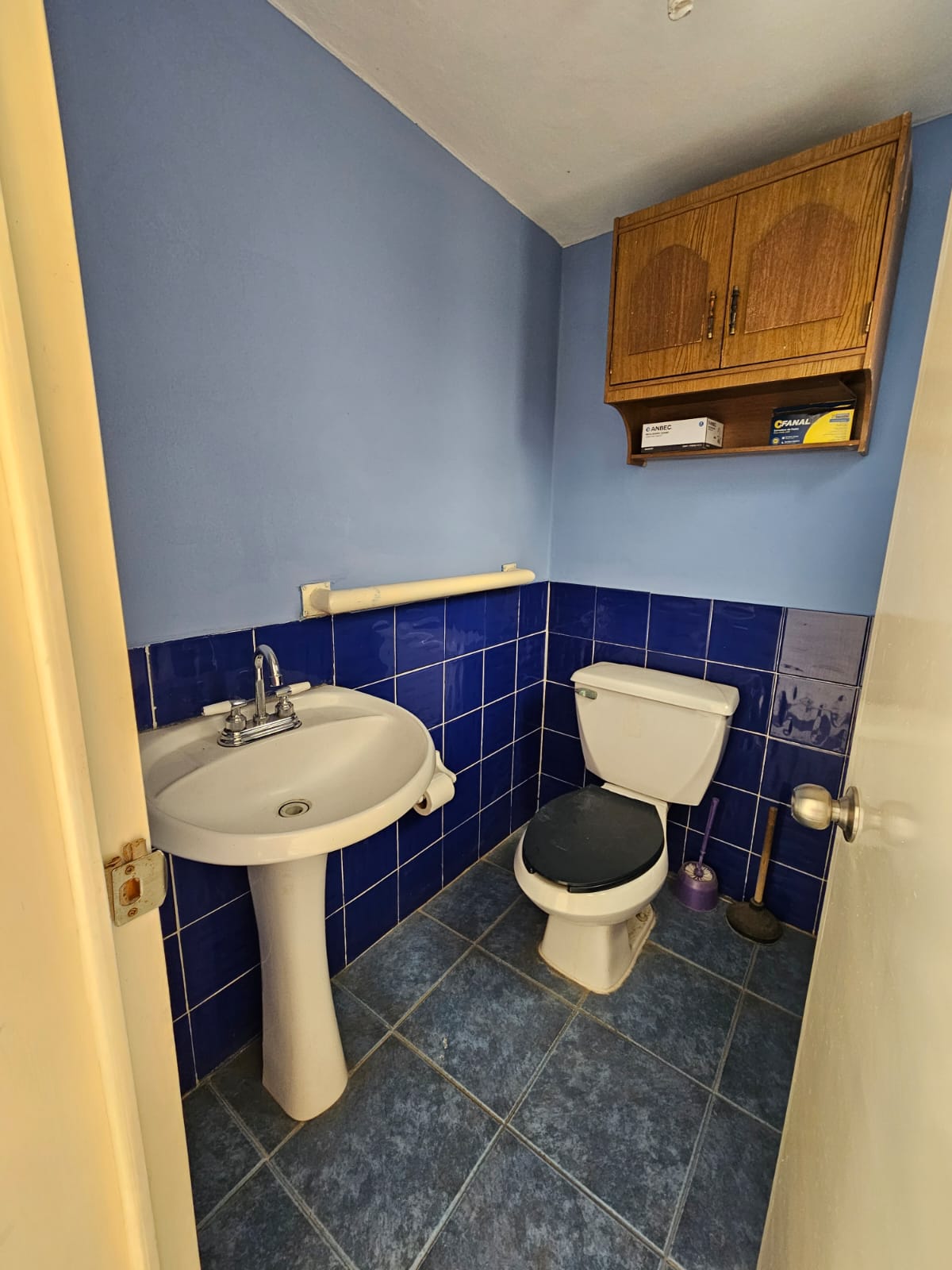 CASA EN VENTA EN PROF. JESUS ROMERO FLORES, MORELIA