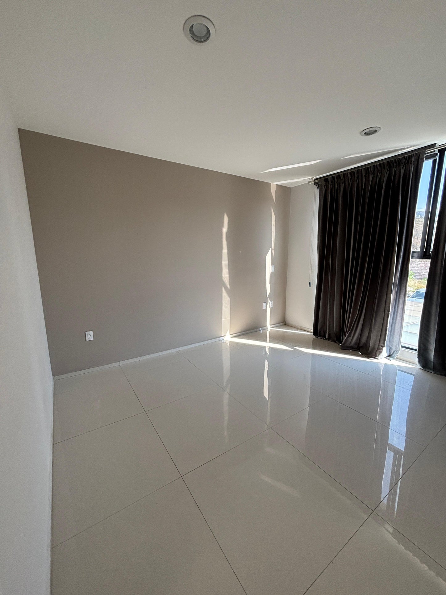 CASA EN VENTA/RENTA PASEO DEL PARQUE TRES MARIAS, MORELIA