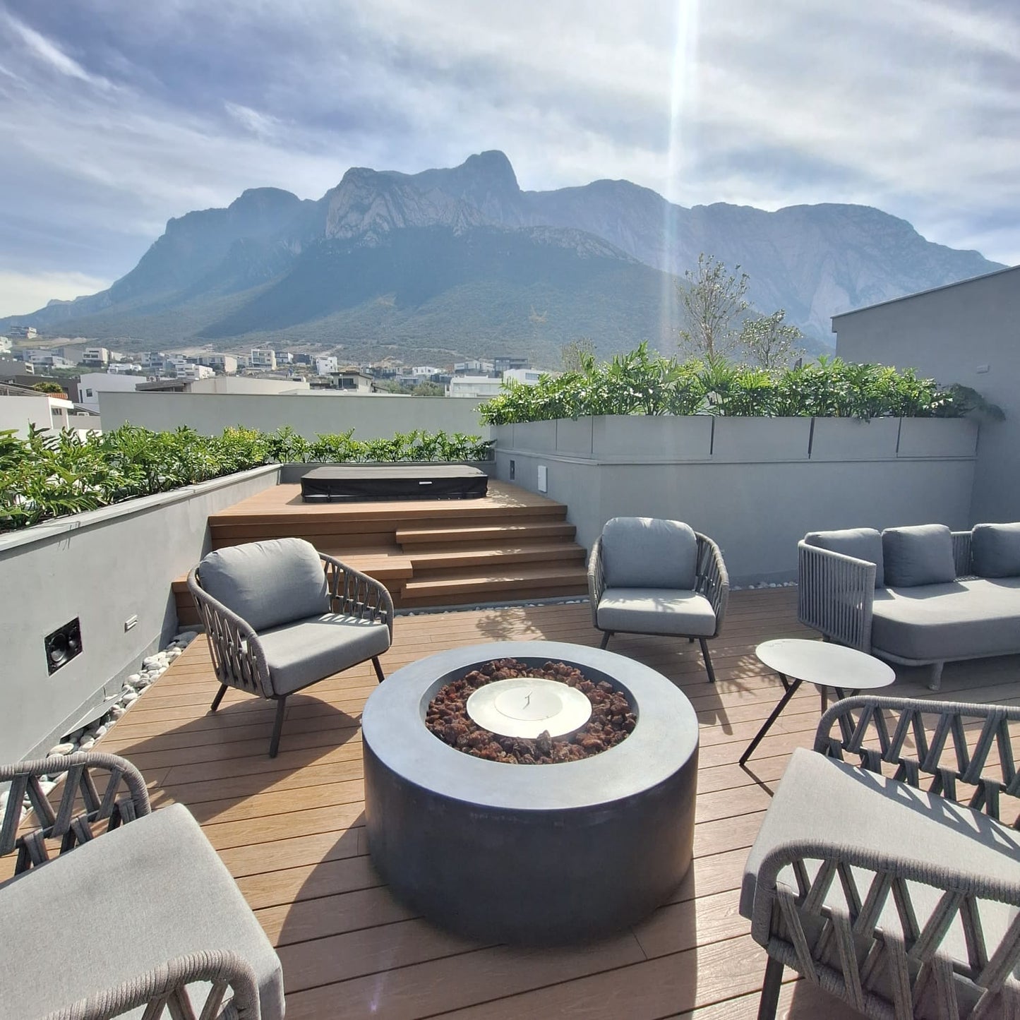 CASA RESIDENCIAL DE AUTOR AMUEBLADA EN VENTA EN RESIDENCIAL CORDILLERA SANTA CATARINA, NUEVO LEON