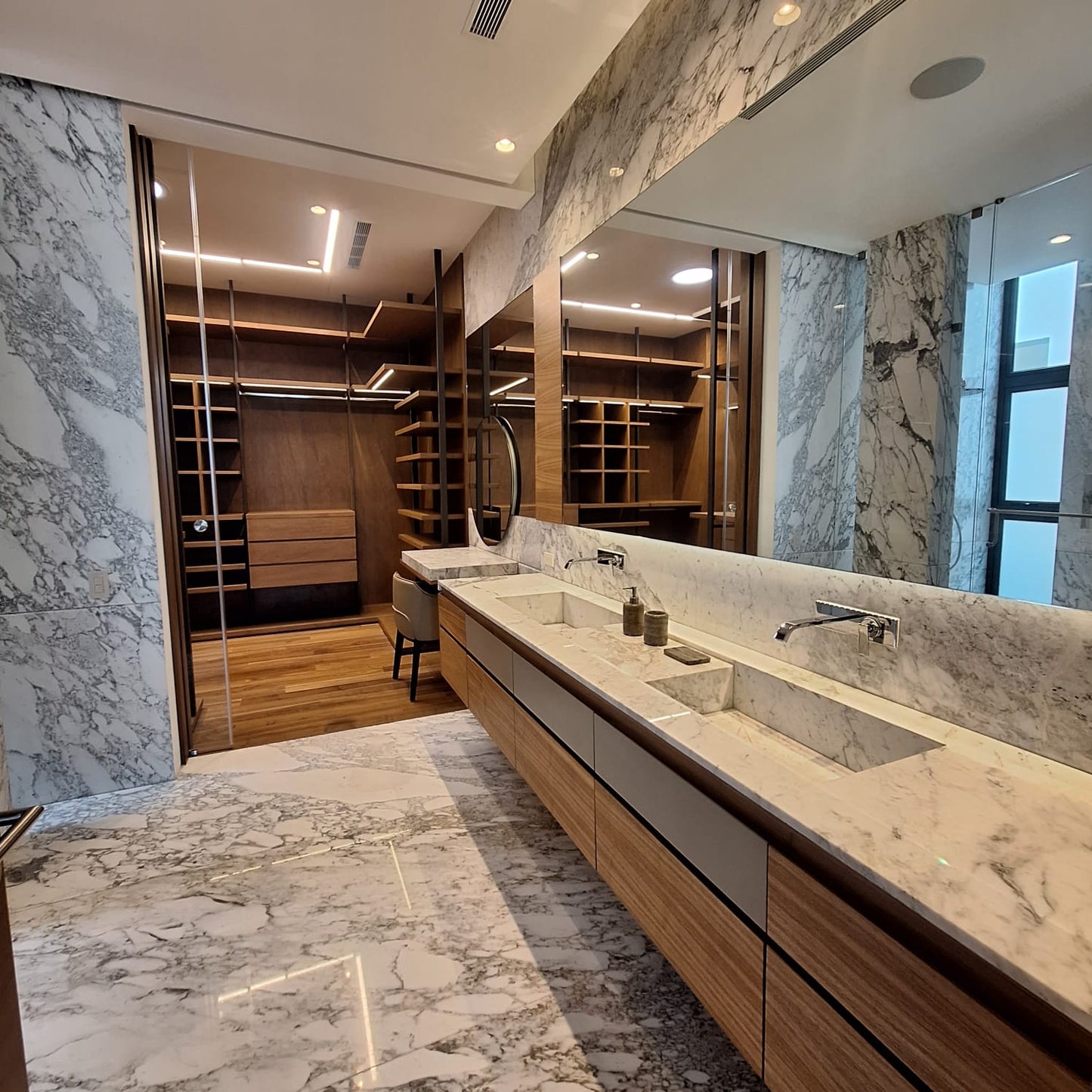 CASA RESIDENCIAL DE AUTOR AMUEBLADA EN VENTA EN RESIDENCIAL CORDILLERA SANTA CATARINA, NUEVO LEON