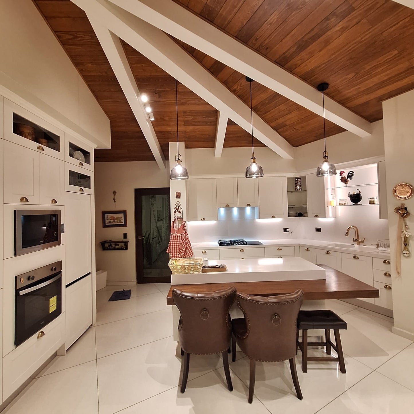 CASA EN VENTA EN CLUB Y DENTRO DEL CAMPO DE GOLF ALTOZANO, MORELIA