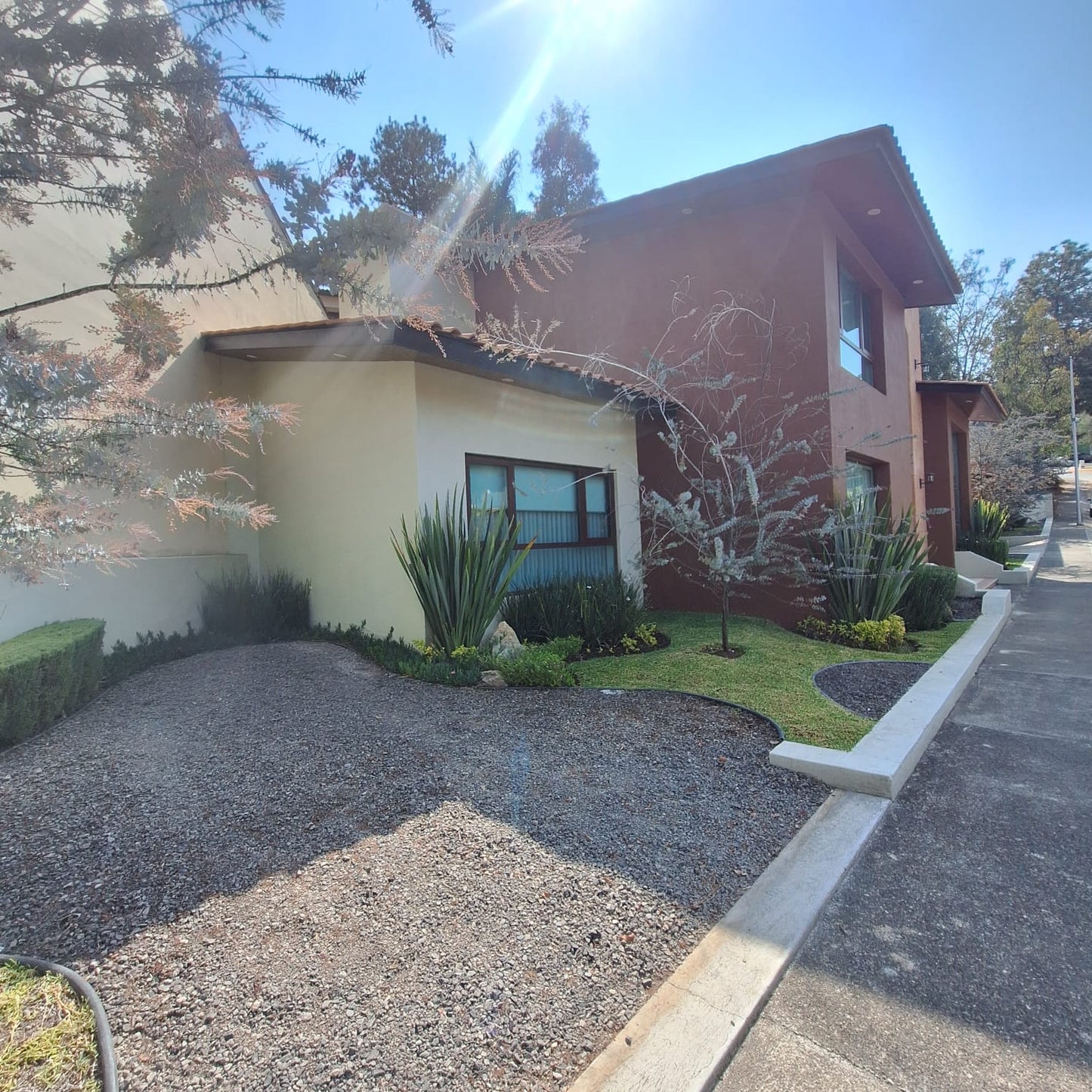 CASA EN VENTA EN CLUB Y DENTRO DEL CAMPO DE GOLF ALTOZANO, MORELIA