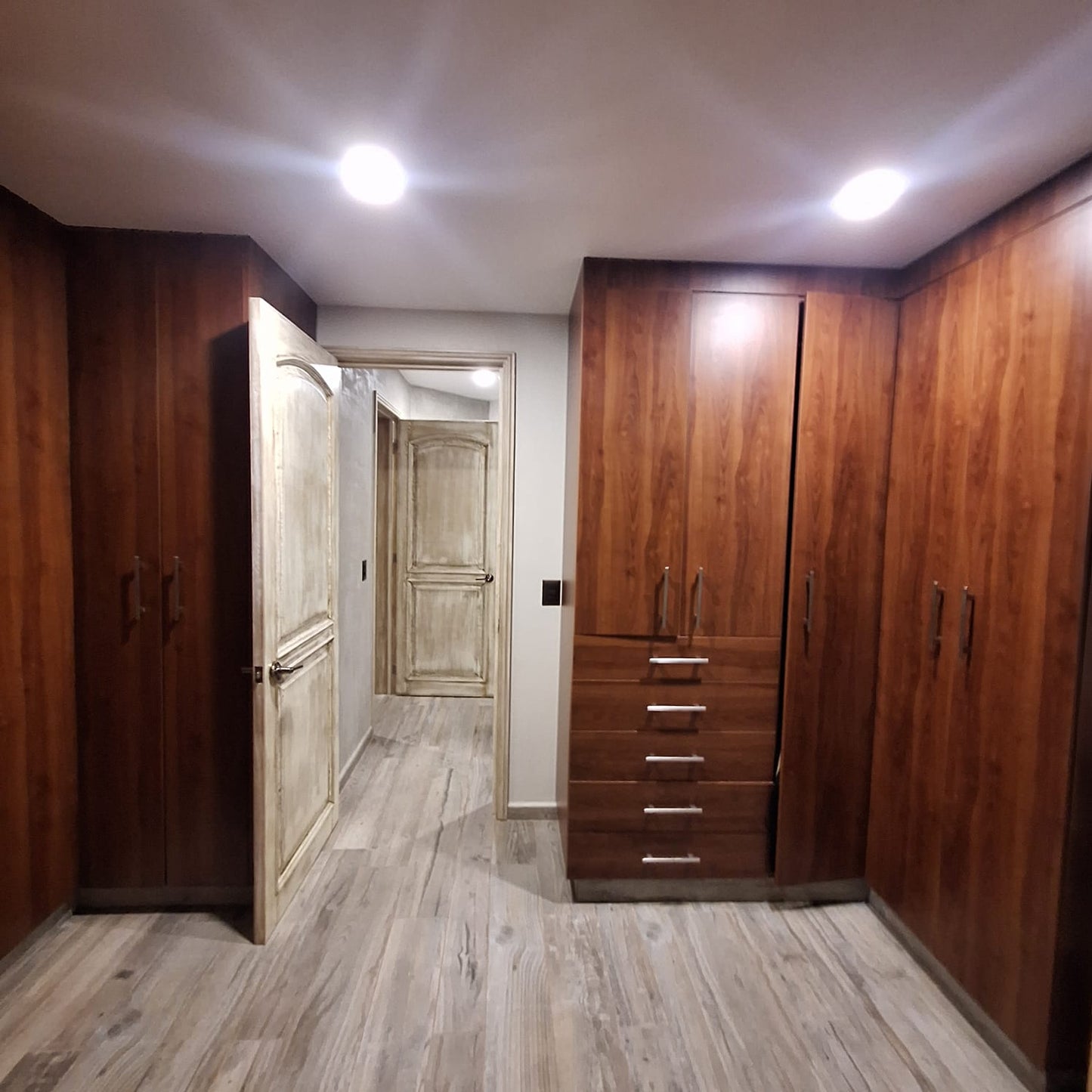 CASA EN VENTA EN CLUB Y DENTRO DEL CAMPO DE GOLF ALTOZANO, MORELIA