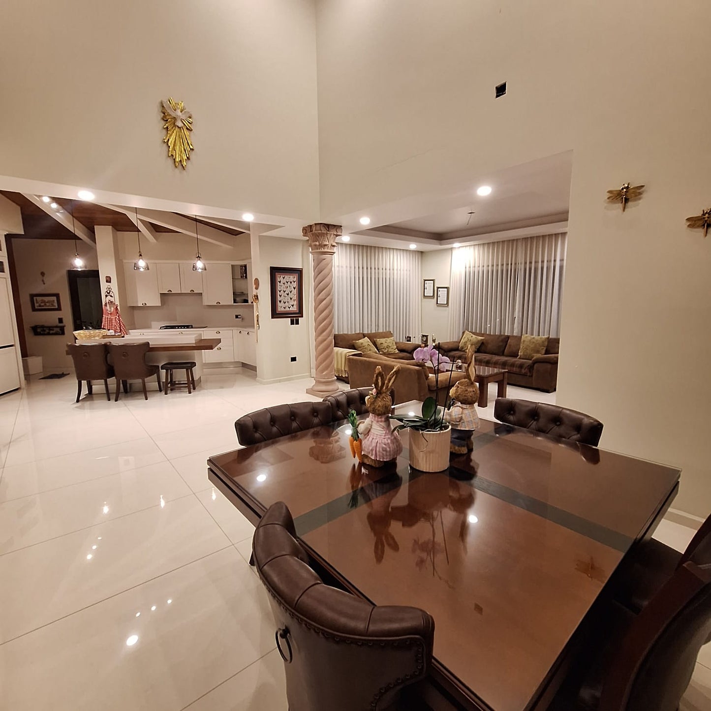 CASA EN VENTA EN CLUB Y DENTRO DEL CAMPO DE GOLF ALTOZANO, MORELIA