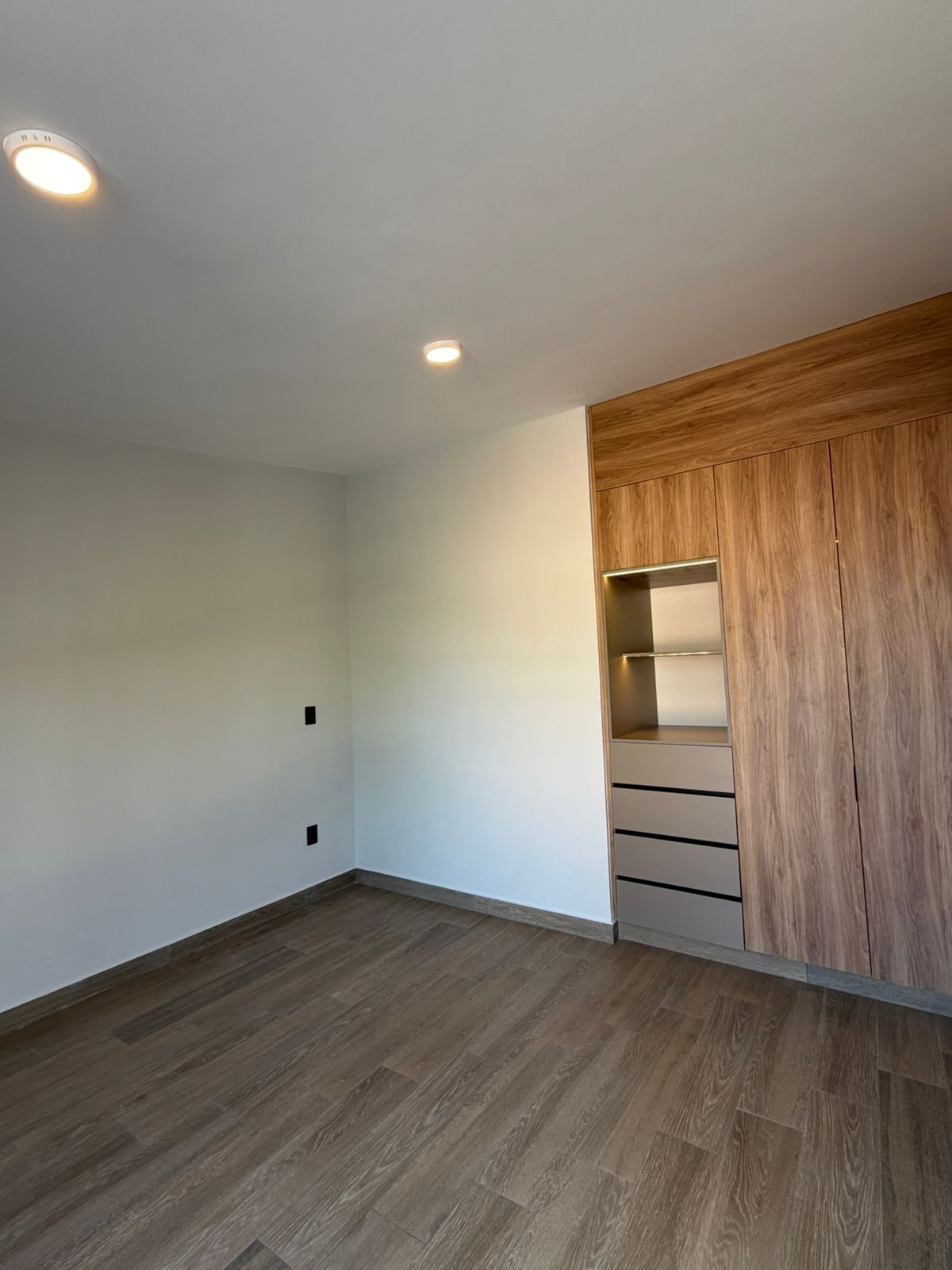 CASA CON LOCAL COMERCIAL EN VENTA EN CHAPULTEPEC SUR, MORELIA