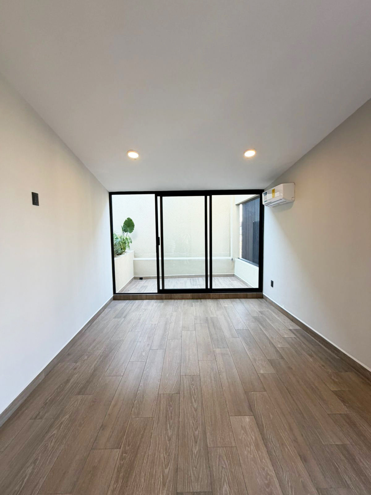 CASA CON LOCAL COMERCIAL EN VENTA EN CHAPULTEPEC SUR, MORELIA