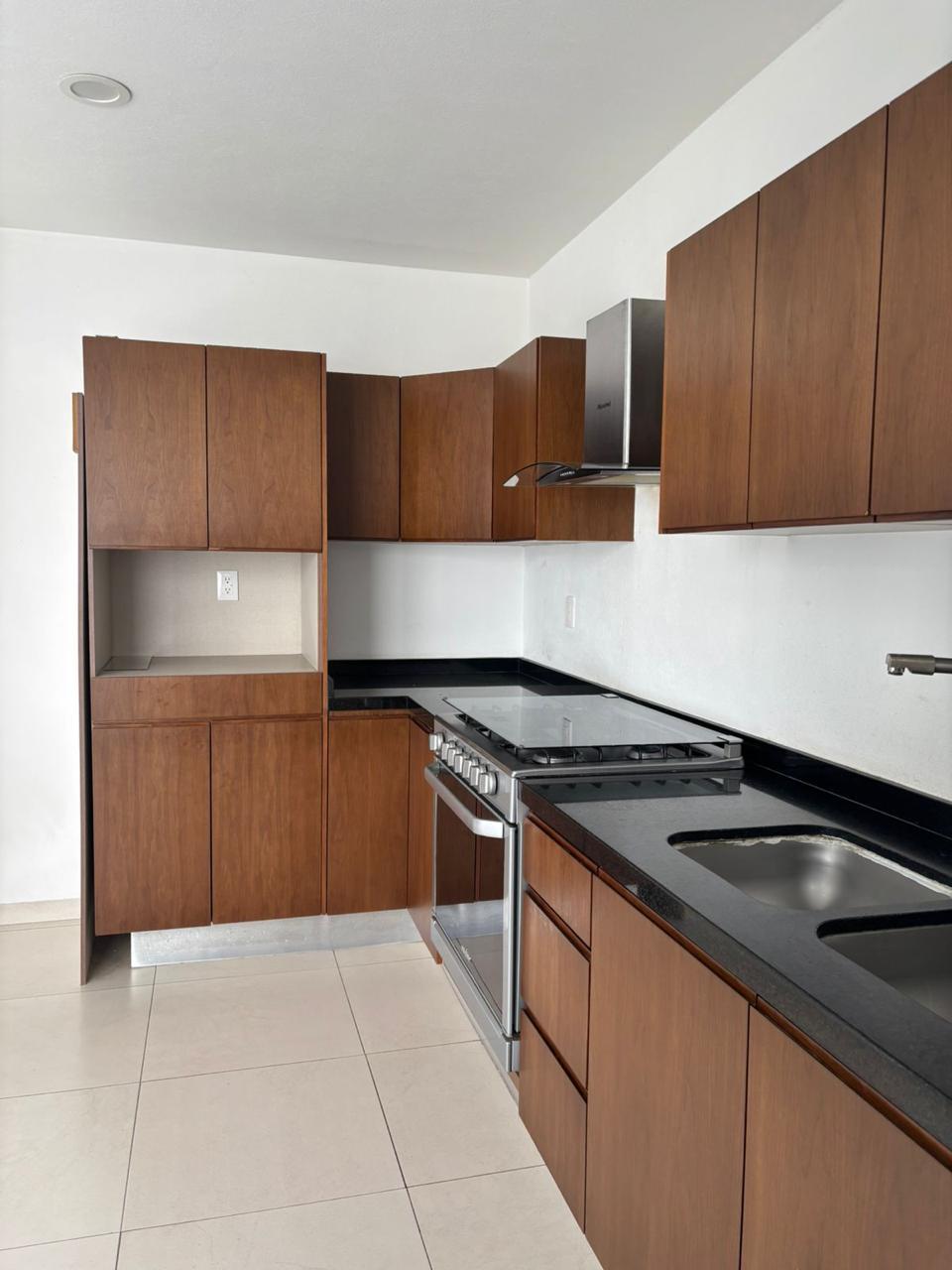 CASA EN VENTA EN PUERTA MADERO, MORELIA