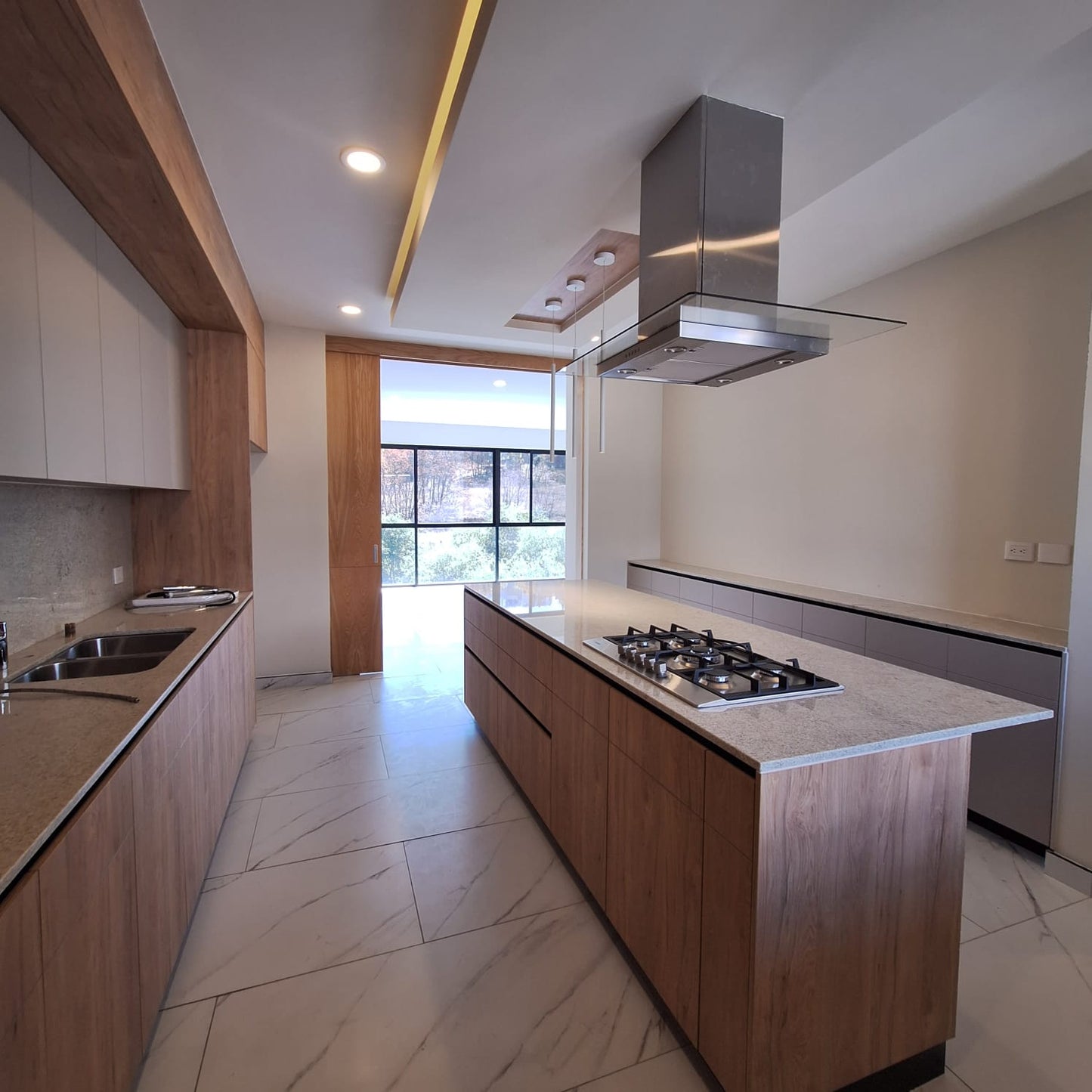 CASA EN VENTA EN RIO ALTOZANO, MORELIA