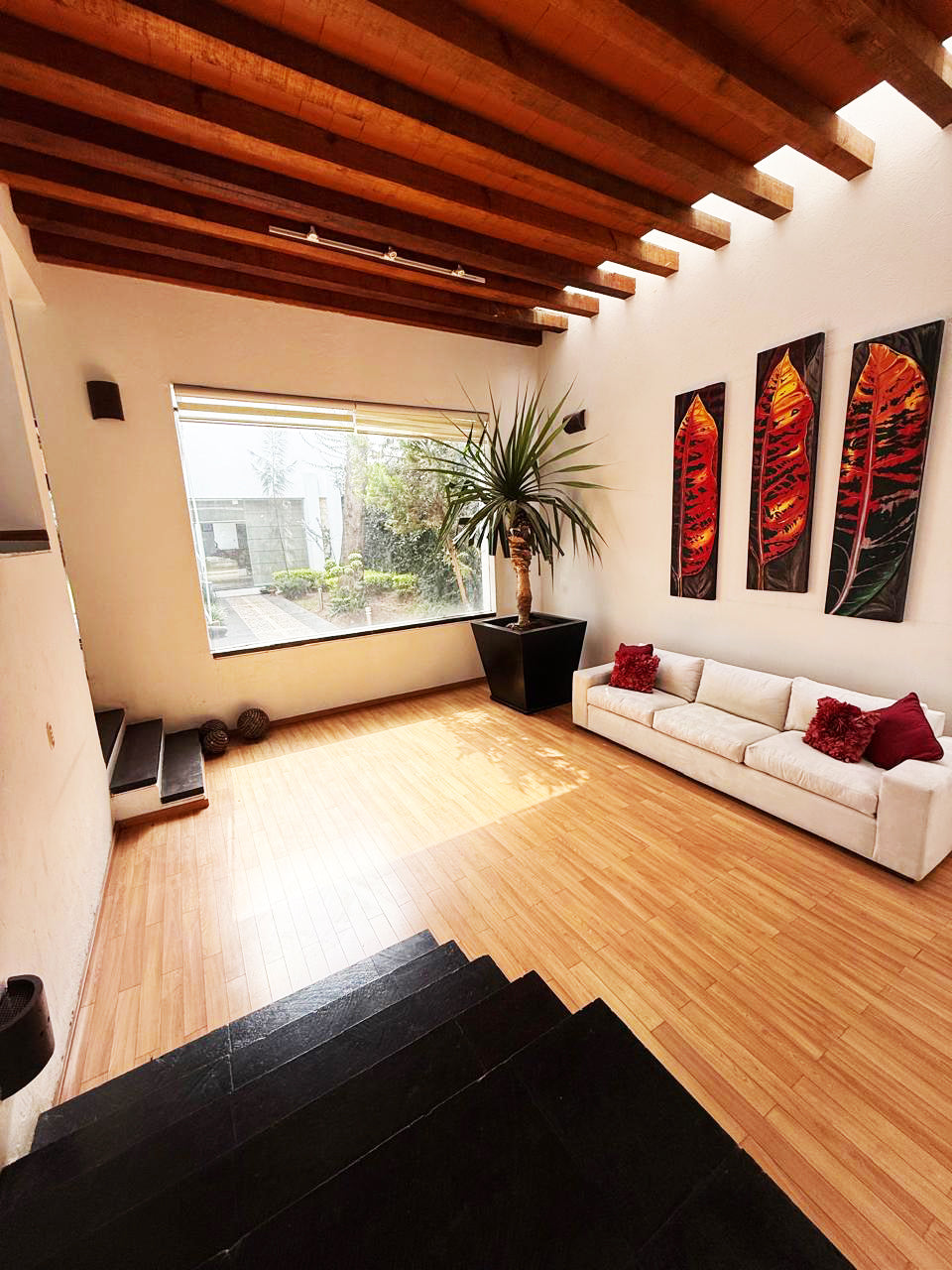 CASA RESIDENCIAL EN VENTA EN VILLA LOMAS DEL PARAISO, MORELIA
