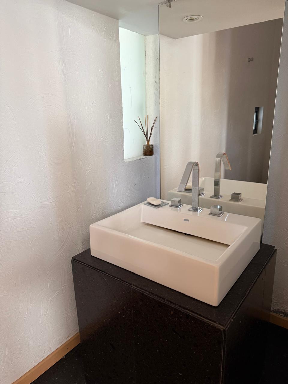 CASA RESIDENCIAL EN VENTA EN VILLA LOMAS DEL PARAISO, MORELIA