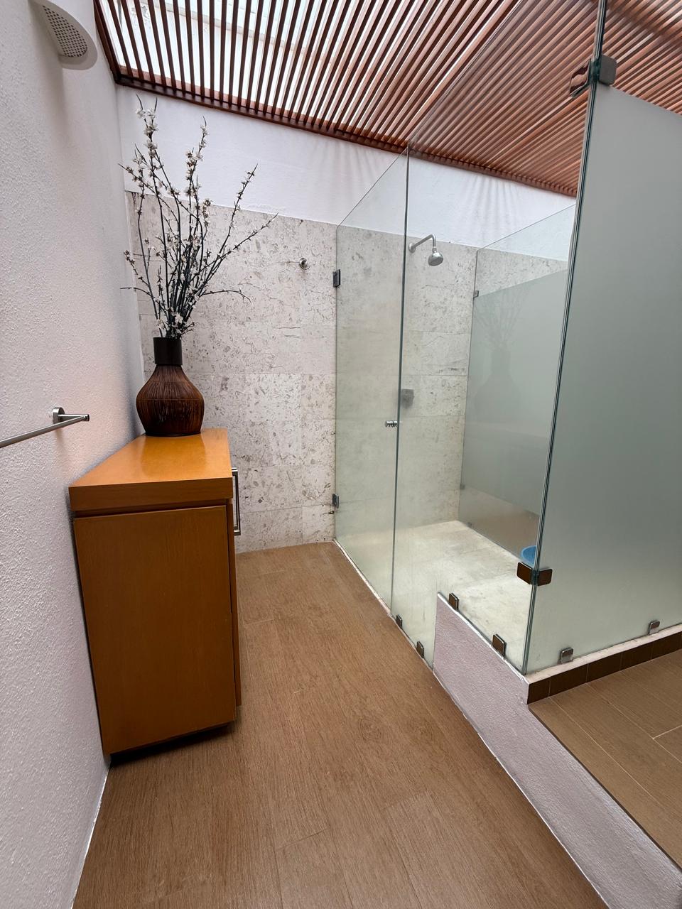 CASA RESIDENCIAL EN VENTA EN VILLA LOMAS DEL PARAISO, MORELIA