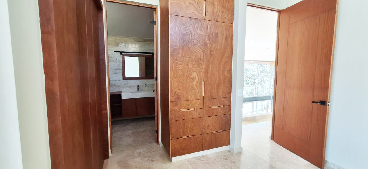 CASA EN VENTA EN CLUB Y DENTRO DEL CAMPO DE GOLF ALTOZANO, MORELIA