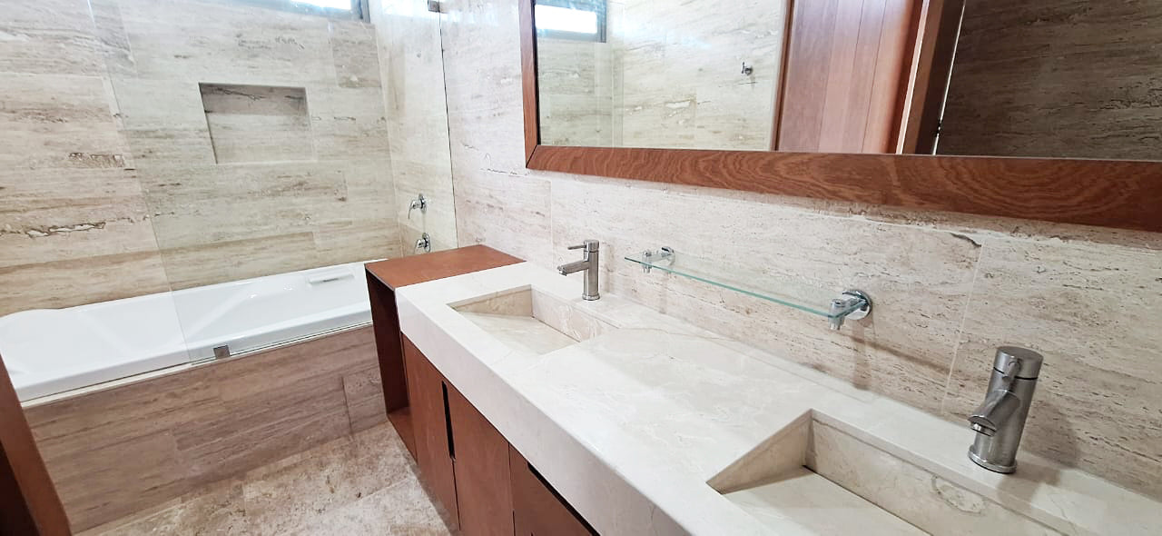 CASA EN VENTA EN CLUB Y DENTRO DEL CAMPO DE GOLF ALTOZANO, MORELIA