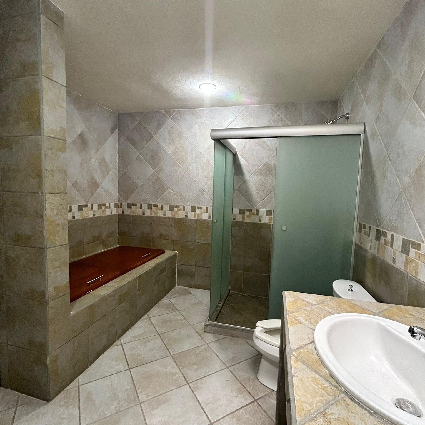 CASA EN VENTA EN BOSQUE CAMELINAS, MORELIA