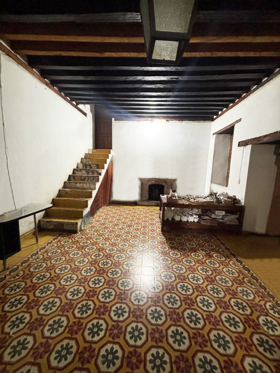 CASA CON LOCALES COMERCIALES EN RENTA EN PATZCUARO, MICHOACAN