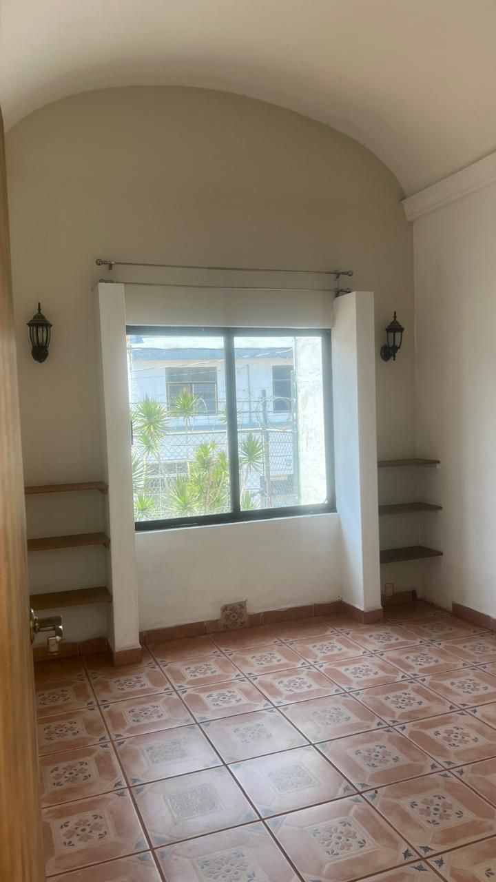 CASA EN VENTA EN FELIX IRETA, MORELIA