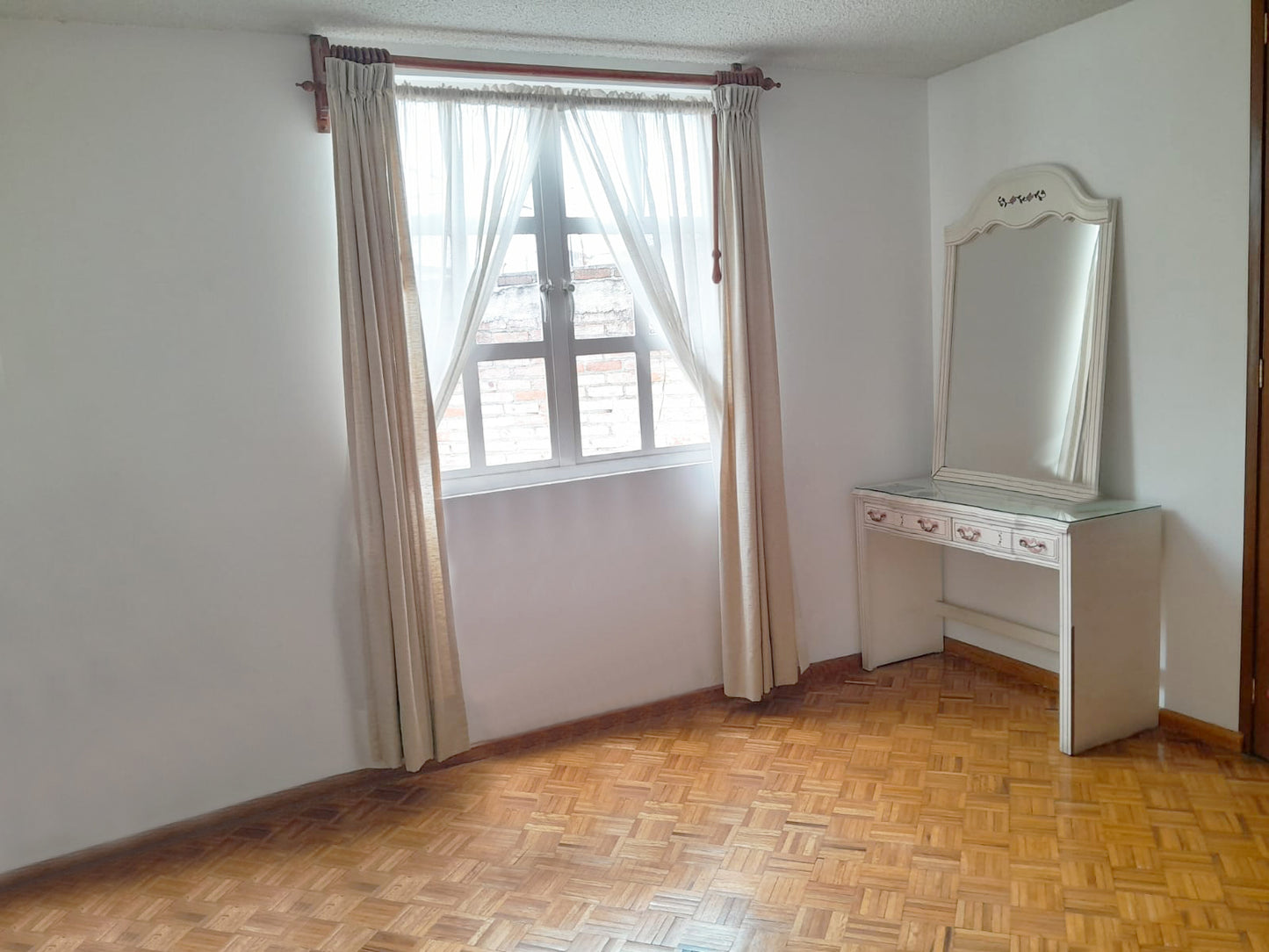 CASA EN VENTA EN FELIX IRETA, MORELIA