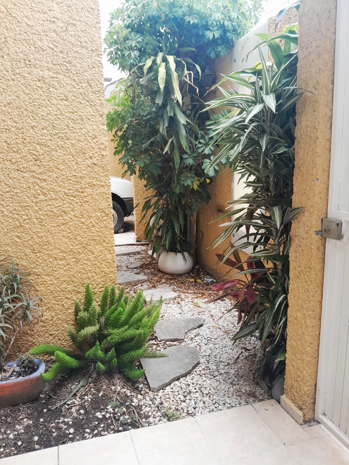 CASA EN VENTA EN FELIX IRETA, MORELIA
