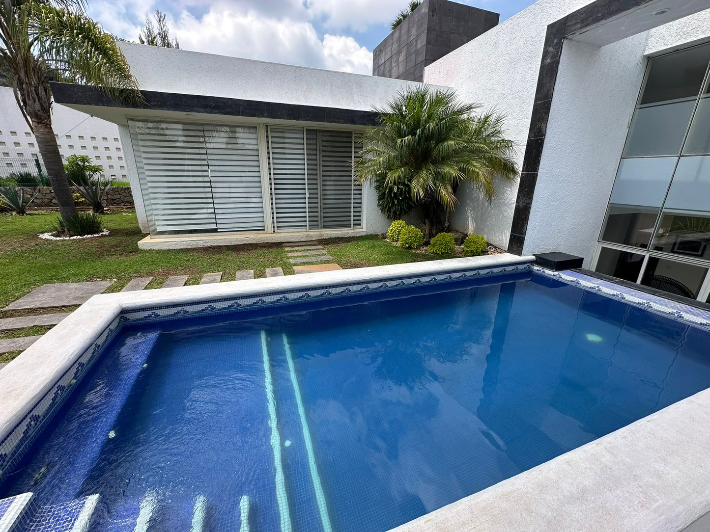 CASA RESIDENCIAL EN VENTA EN TRES MARIAS, MORELIA