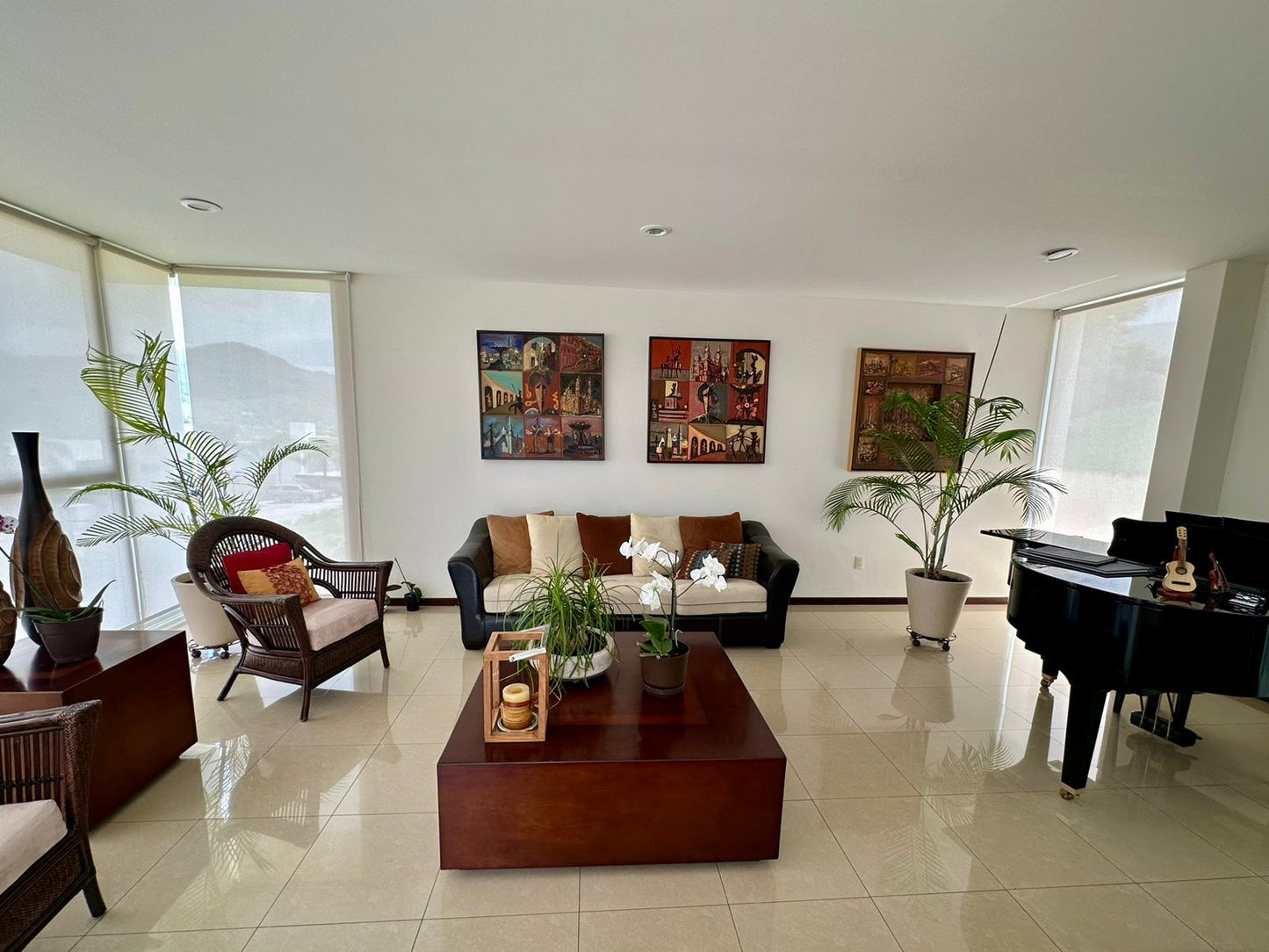 CASA RESIDENCIAL EN VENTA EN TRES MARIAS, MORELIA