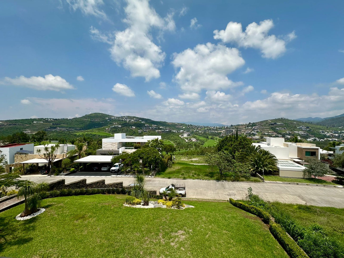 CASA RESIDENCIAL EN VENTA EN TRES MARIAS, MORELIA