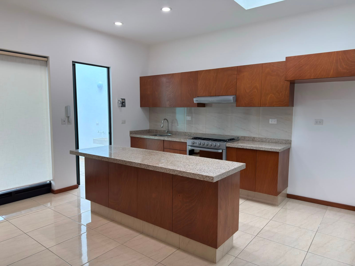 CASA DE UNA PLANTA EN RENTA EN PASEO DEL PARQUE TRES MARIAS, MORELIA