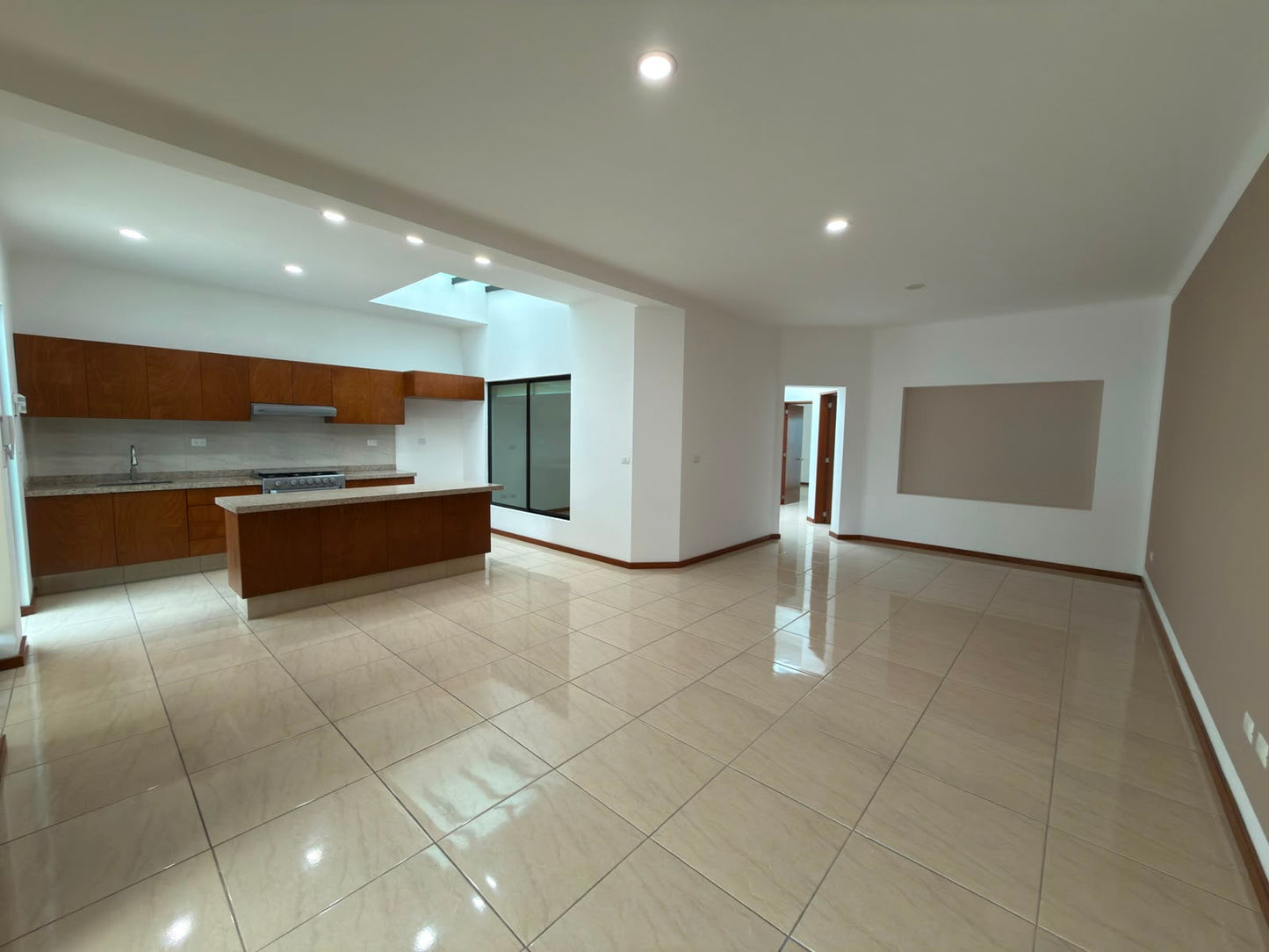 CASA DE UNA PLANTA EN RENTA EN PASEO DEL PARQUE TRES MARIAS, MORELIA