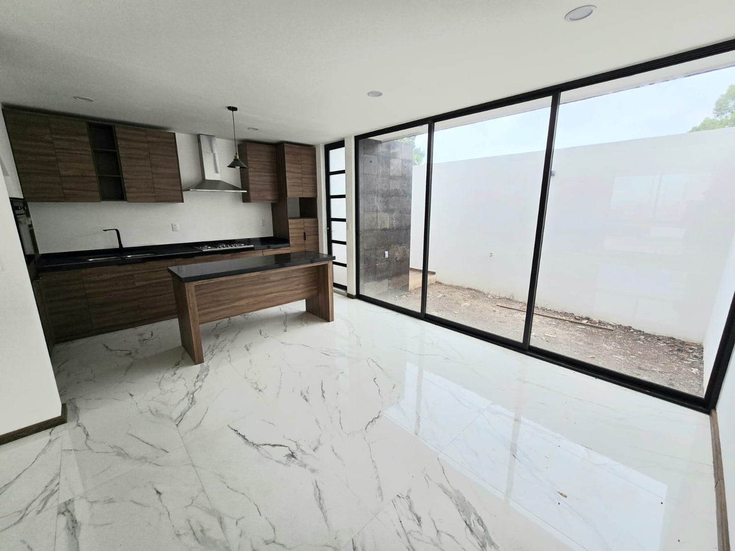 CASA EN VENTA EN CAÑADAS DEL BOSQUE TRES MARIAS, MORELIA