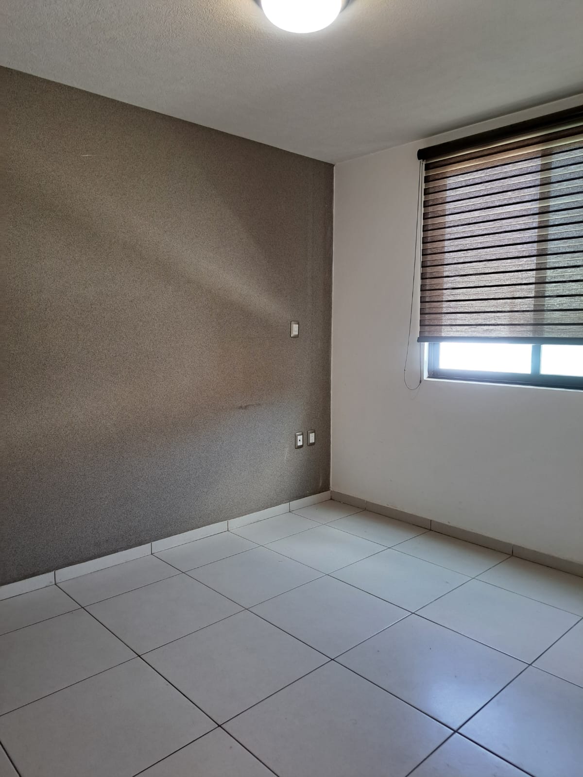 CASA MODERNA EN RENTA EN VISTAS ALTOZANO, MORELIA