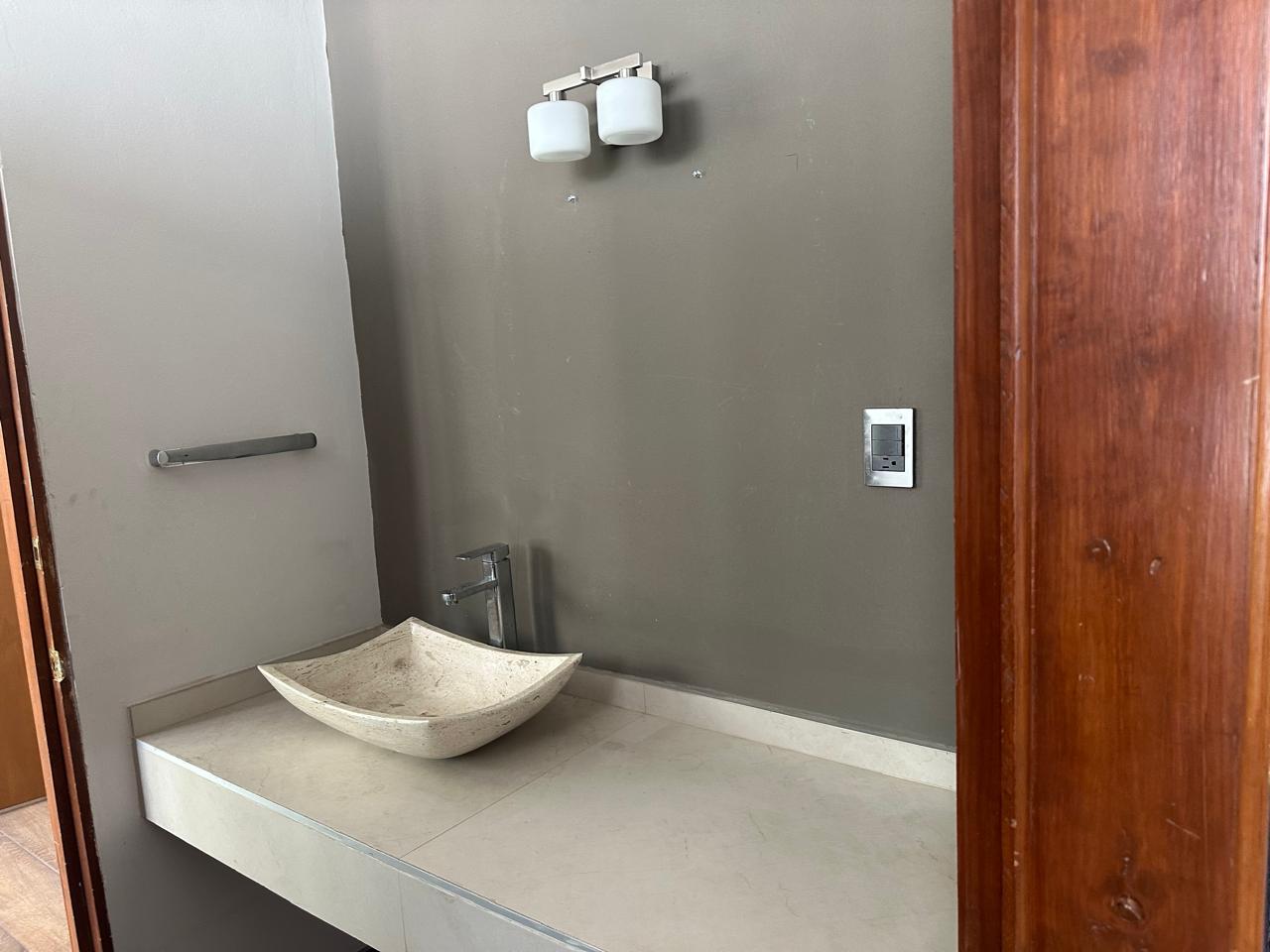 CASA EN VENTA EN FELIX IRETA, MORELIA
