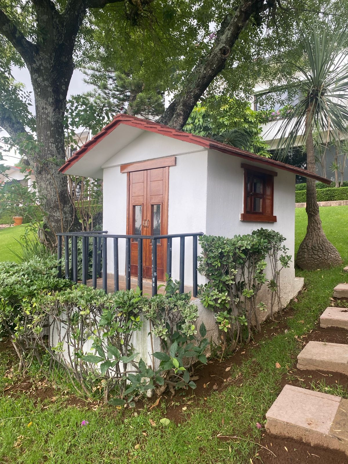CASA RESIDENCIAL DE LUJO EN VENTA EN ALBERTO OVIEDO MOTA, MORELIA