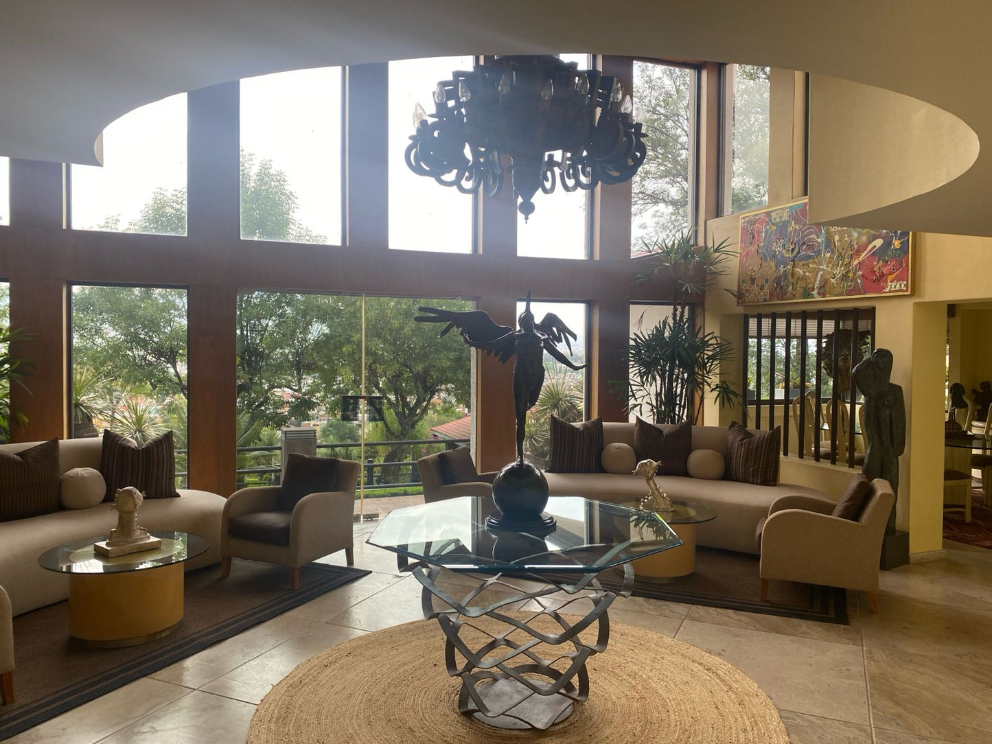 CASA RESIDENCIAL DE LUJO EN VENTA EN ALBERTO OVIEDO MOTA, MORELIA