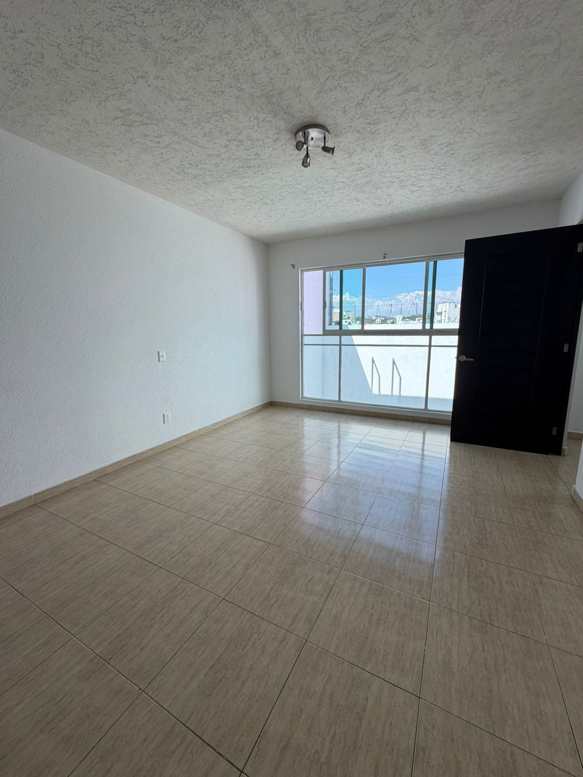 CASA EN RENTA EN RINCON DE LA MONTAÑA, MORELIA