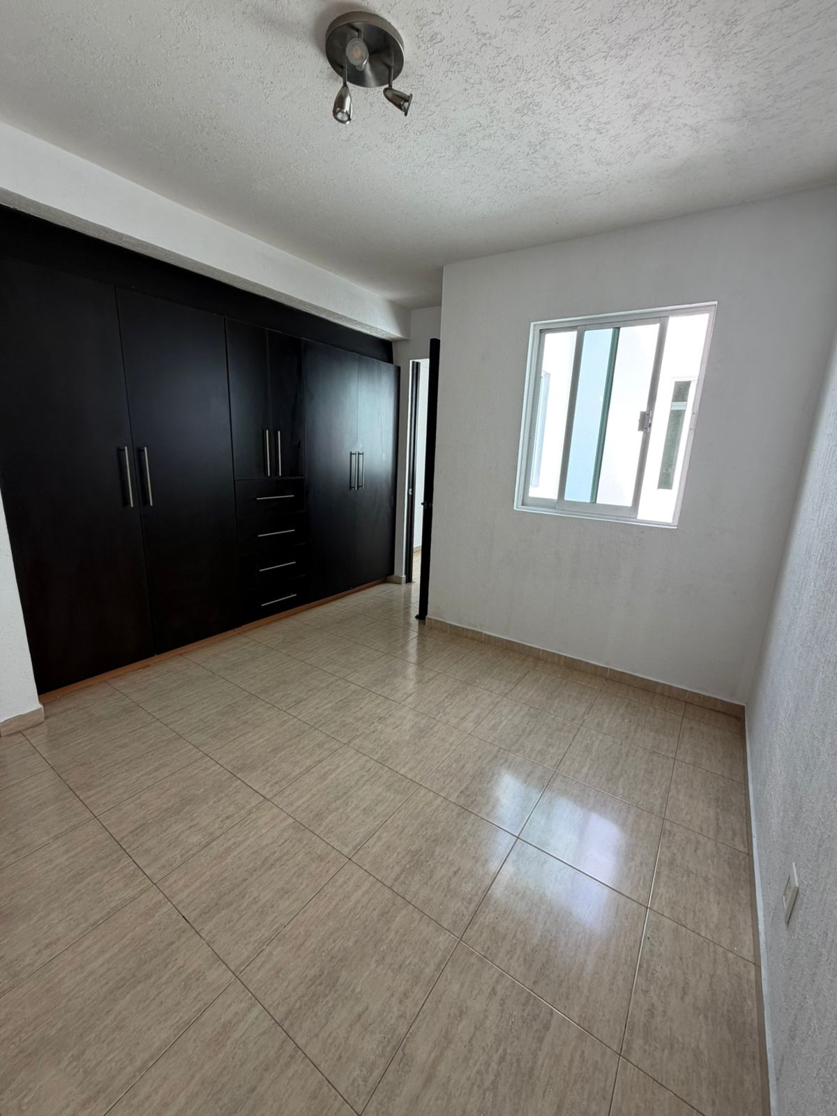 CASA EN RENTA EN RINCON DE LA MONTAÑA, MORELIA