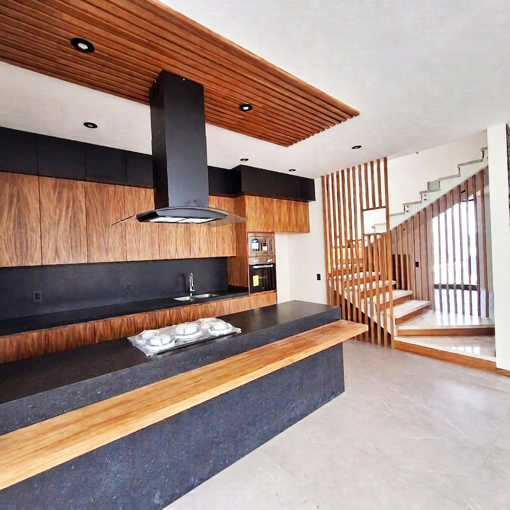 CASA EN VENTA EN EL OLIVAR ALTOZANO, MORELIA