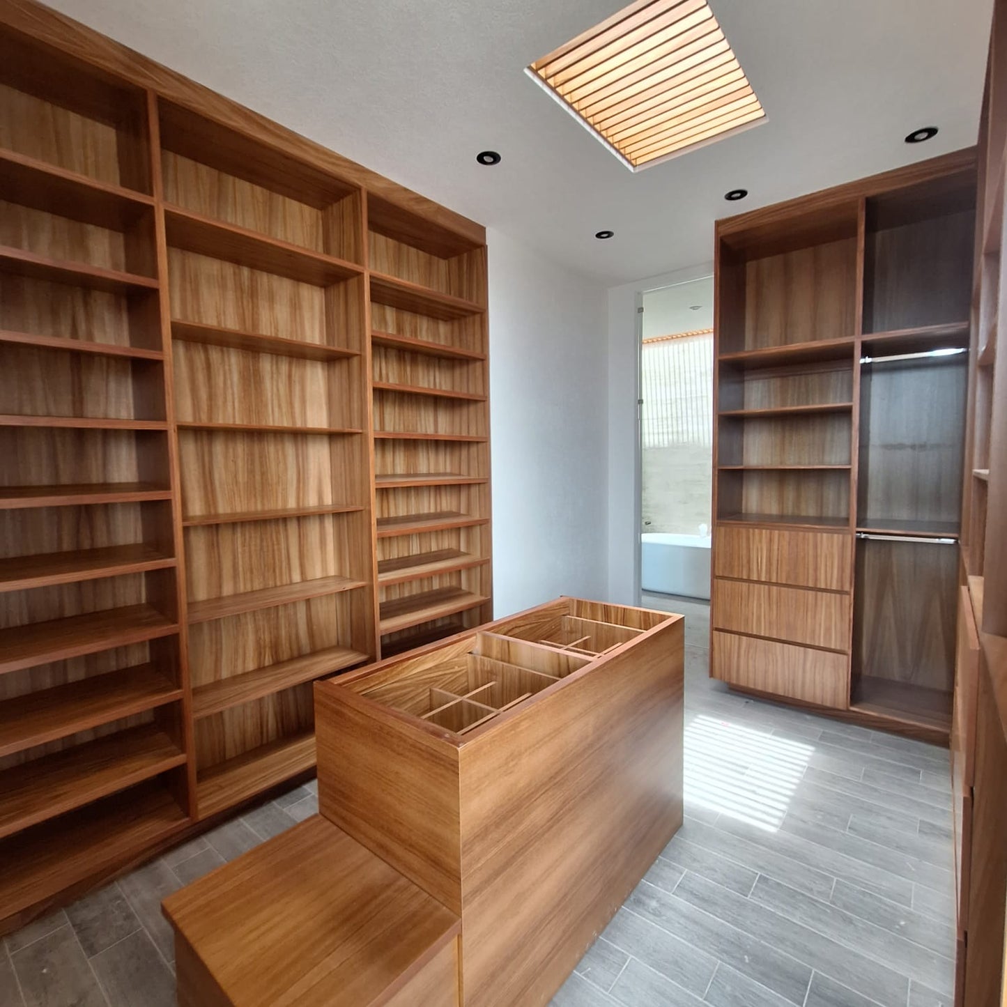 CASA EN VENTA EN EL OLIVAR ALTOZANO, MORELIA