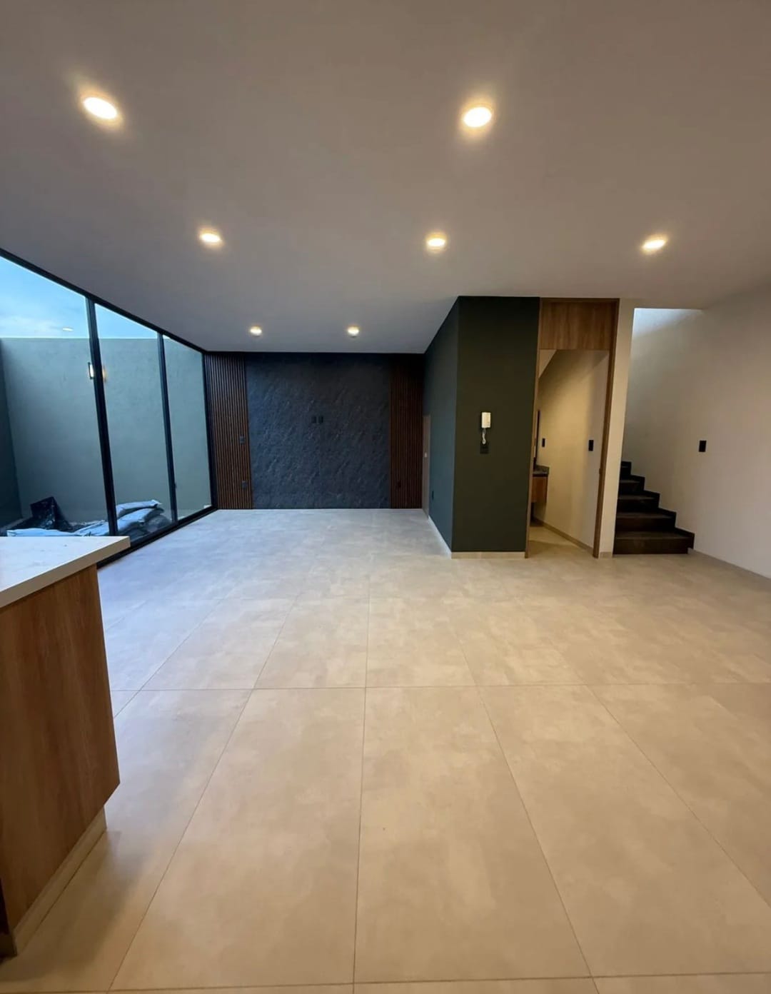CASA EN VENTA CON SOTANO EN VENTA EN RIO ALTOZANO, MORELIA