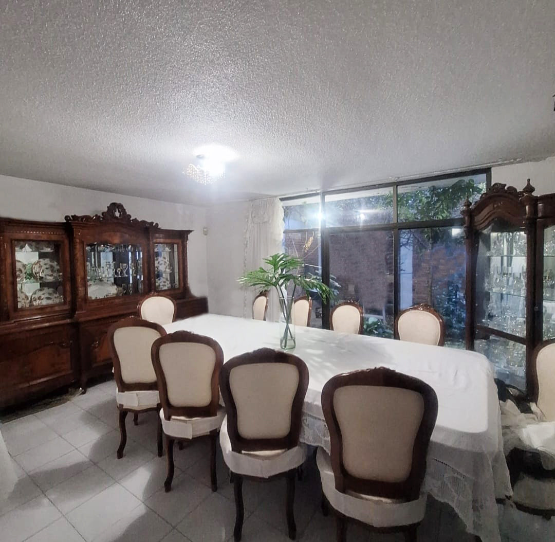 CASA EN VENTA EN CAMELINAS, MORELIA