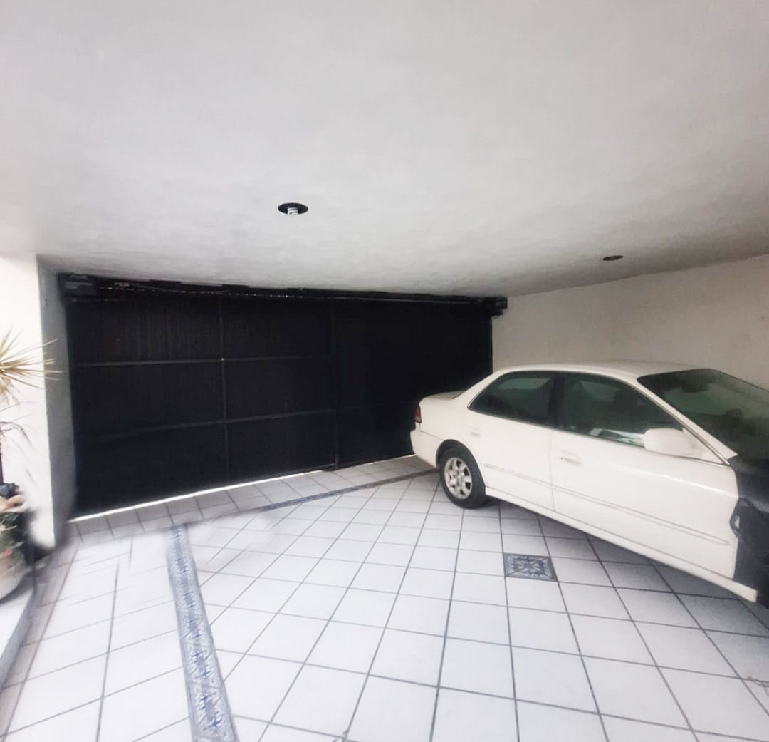CASA EN VENTA EN CAMELINAS, MORELIA