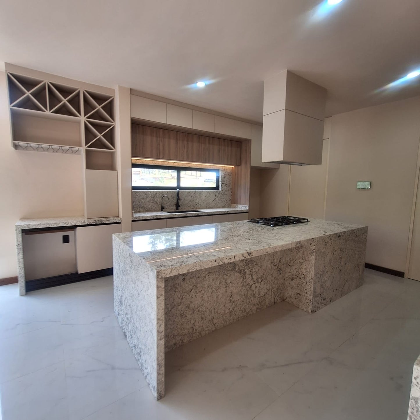 CASA EN VENTA EN CLUB Y DENTRO DEL CAMPO DE GOLF ALTOZANO, MORELIA