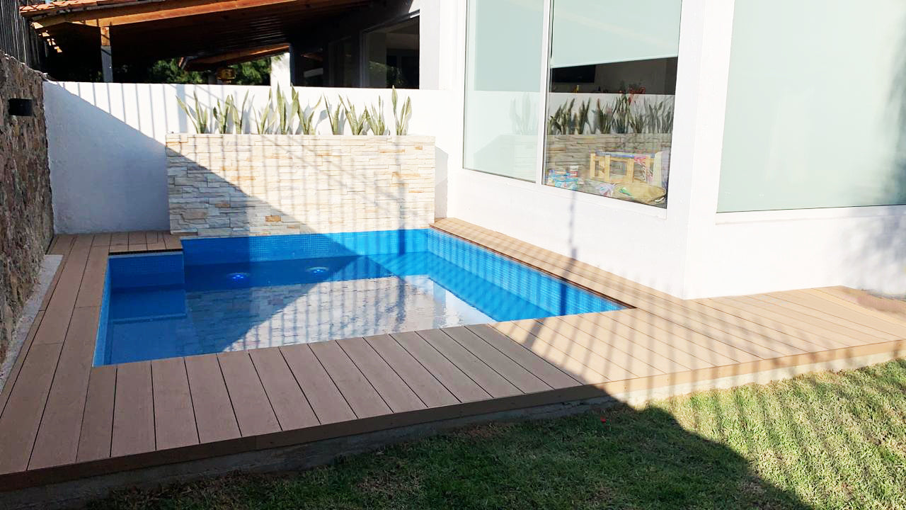 CASA RESIDENCIAL CON ALBERCA EN VENTA EN LOMAS DEL CAMPANARIO III, QUERETARO