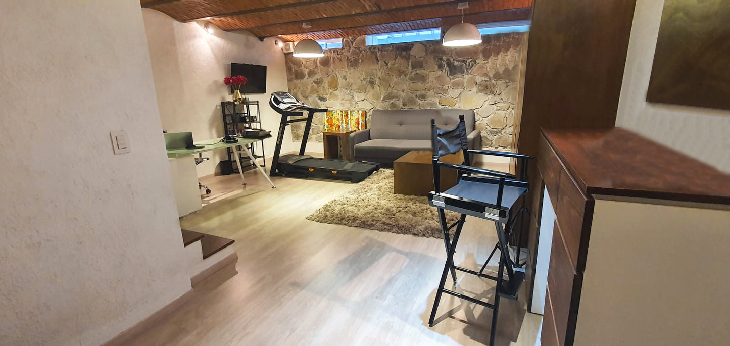 CASA RESIDENCIAL CON ALBERCA EN VENTA EN LOMAS DEL CAMPANARIO III, QUERETARO