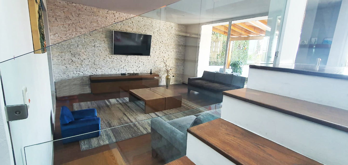 CASA RESIDENCIAL CON ALBERCA EN VENTA EN LOMAS DEL CAMPANARIO III, QUERETARO