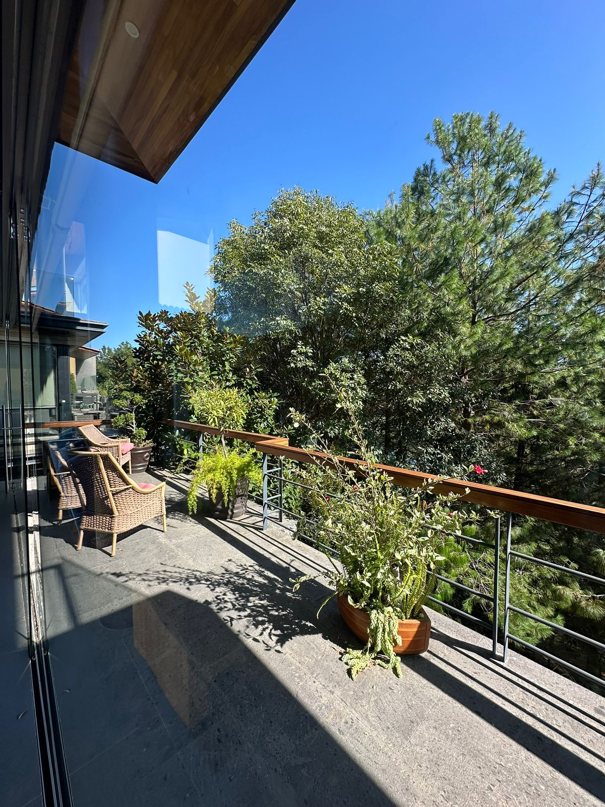 CASA AMUEBLADA EN RENTA EN CLUB Y DENTRO DEL CAMPO DE GOLF ALTOZANO, MORELIA