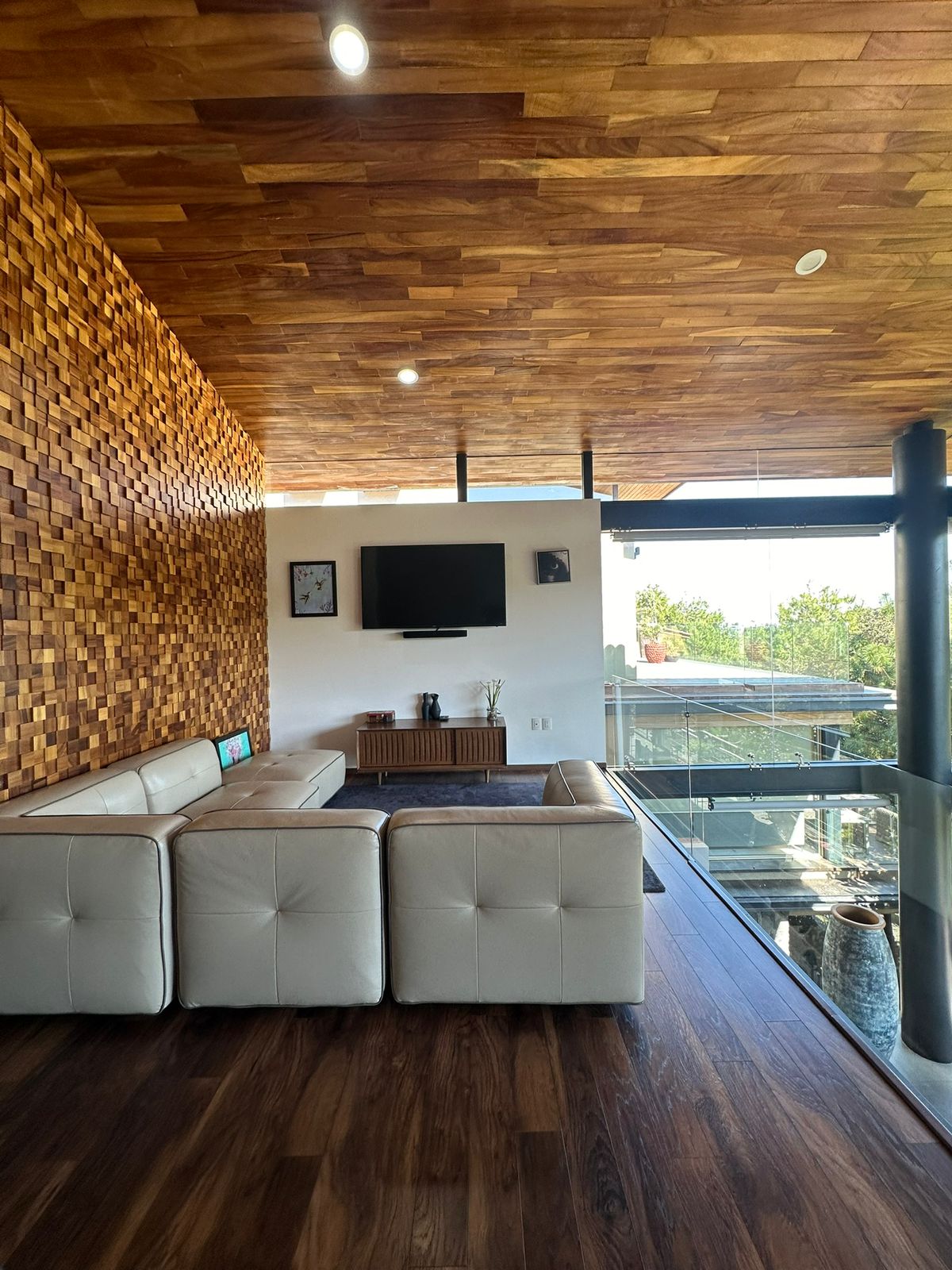 CASA AMUEBLADA EN RENTA EN CLUB Y DENTRO DEL CAMPO DE GOLF ALTOZANO, MORELIA